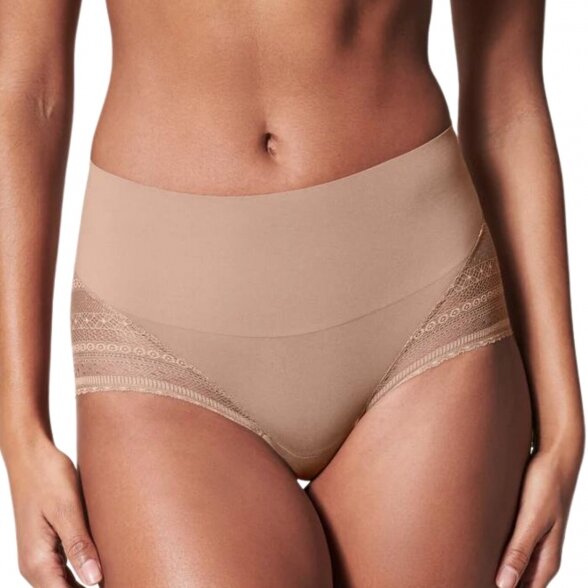 SPANX Illusion Lace Hi-Hipster koreguojančios kelnaitės 13