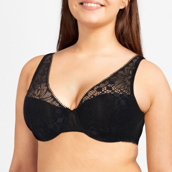 CHANTELLE Day to Night plunge spacer bra 11