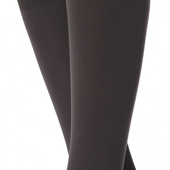 Knee-high with graduated compression