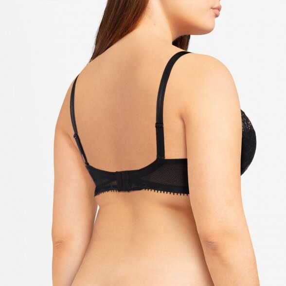 CHANTELLE Day to Night plunge spacer bra 1