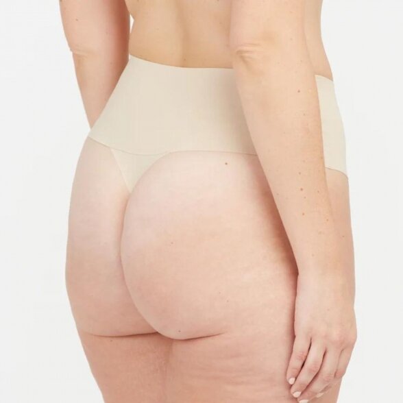 SPANX Undie-tectable®  koriģējošas biksītes ar jostu 2